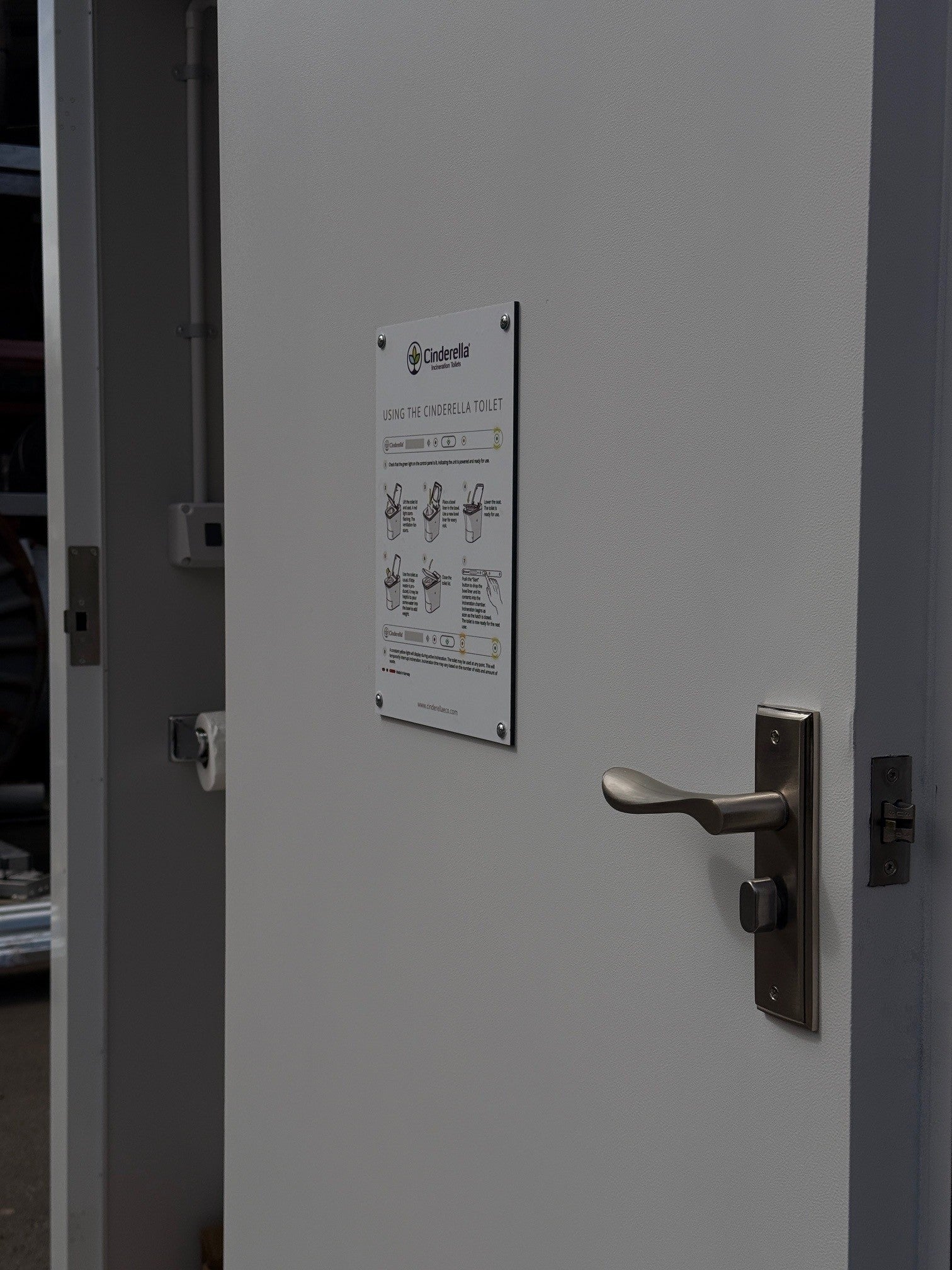 Toilet Cubicle image 4